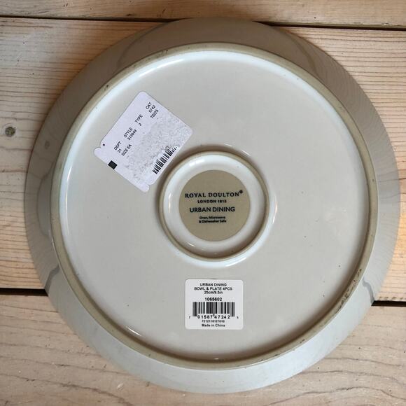 Royal Doulton London 1815 NWT White Bowl 9.8" Set of 2 - Picture 8 of 9